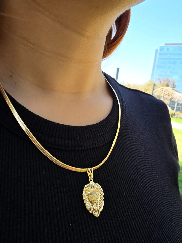 Dije Silueta León Oro Laminado 18k