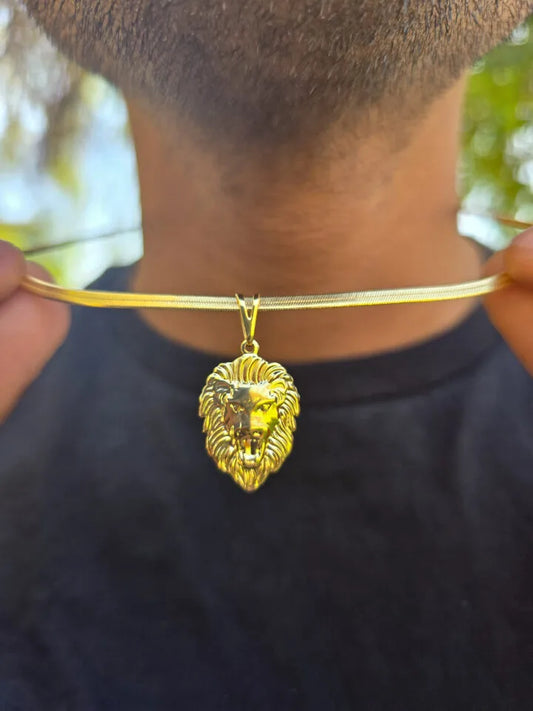Dije Silueta León Oro Laminado 18k