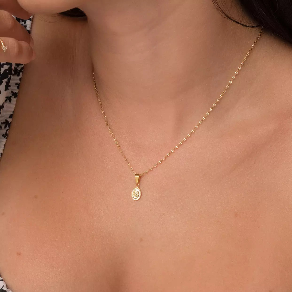 Dije Rostro Mini Oro Laminado 18k