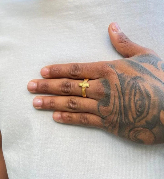 Anillo Cristo Madero Oro Laminado 18k
