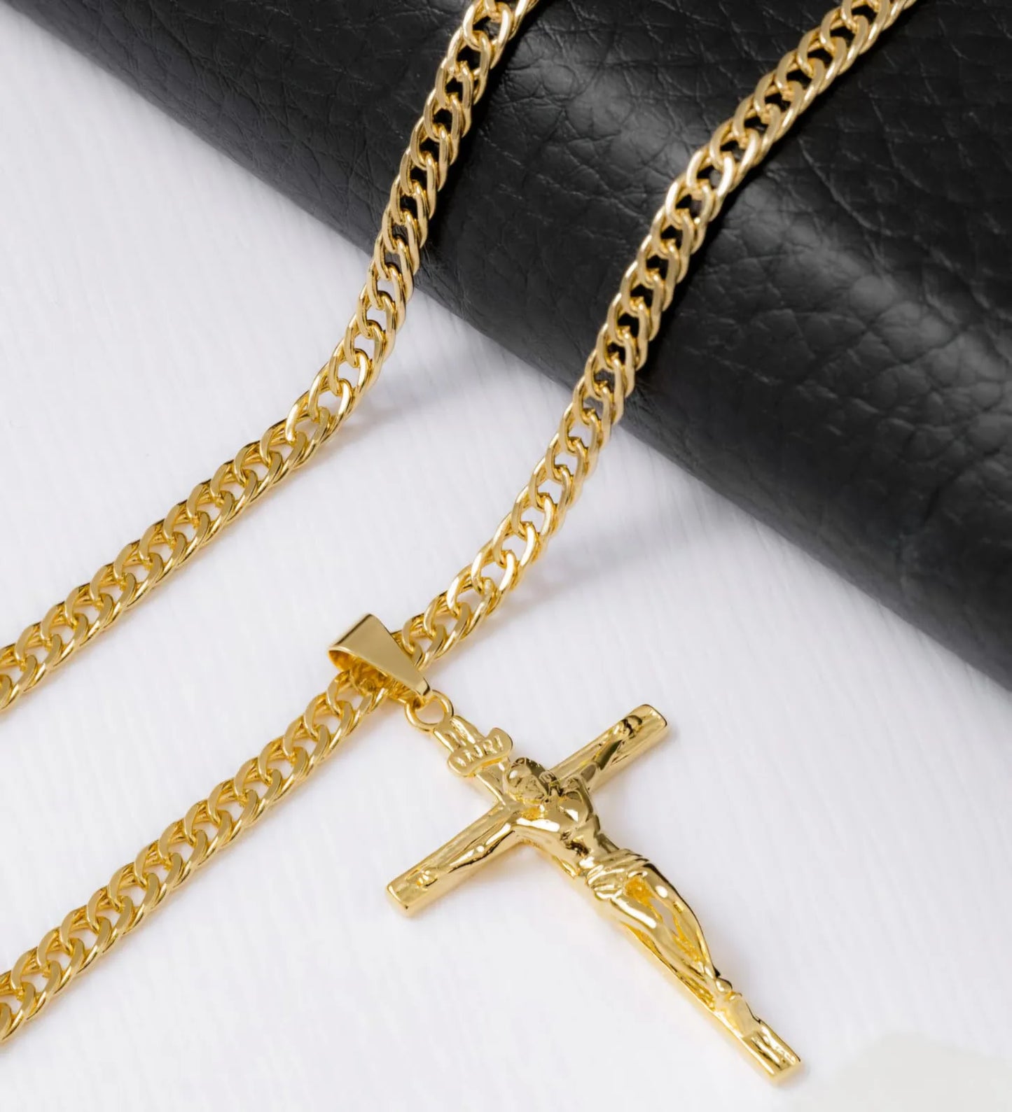Colgante Cristo Madero Grande Oro Laminado 18k