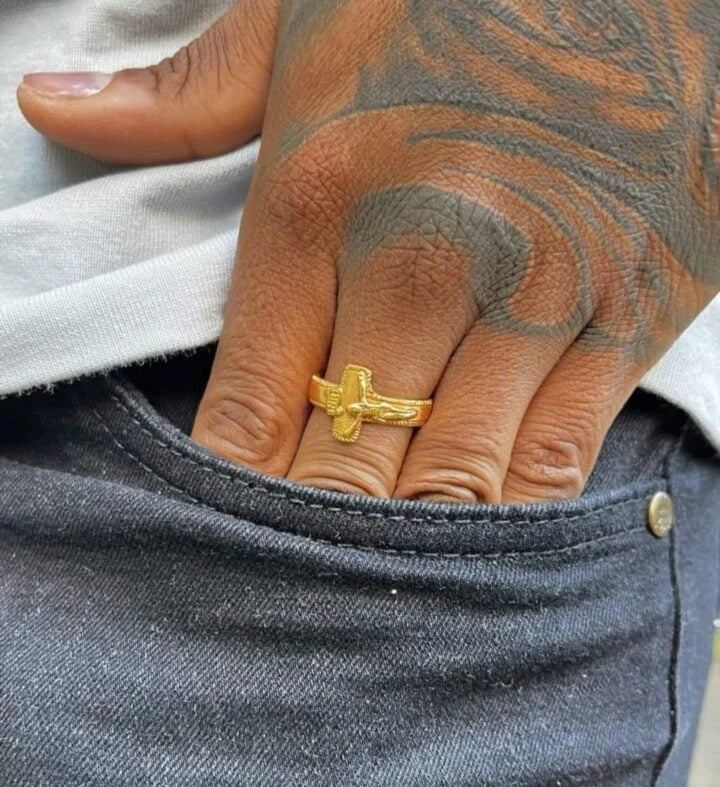 Anillo Cristo Madero Oro Laminado 18k