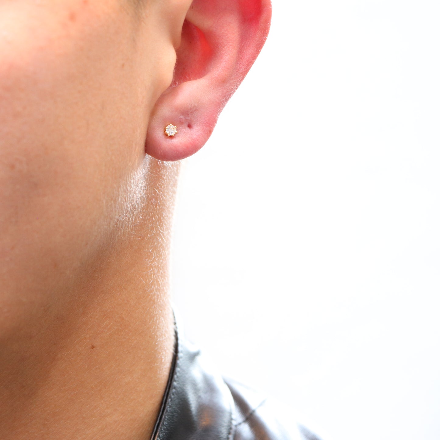 Arete Topo Chispa Circonia Oro Laminado 18k