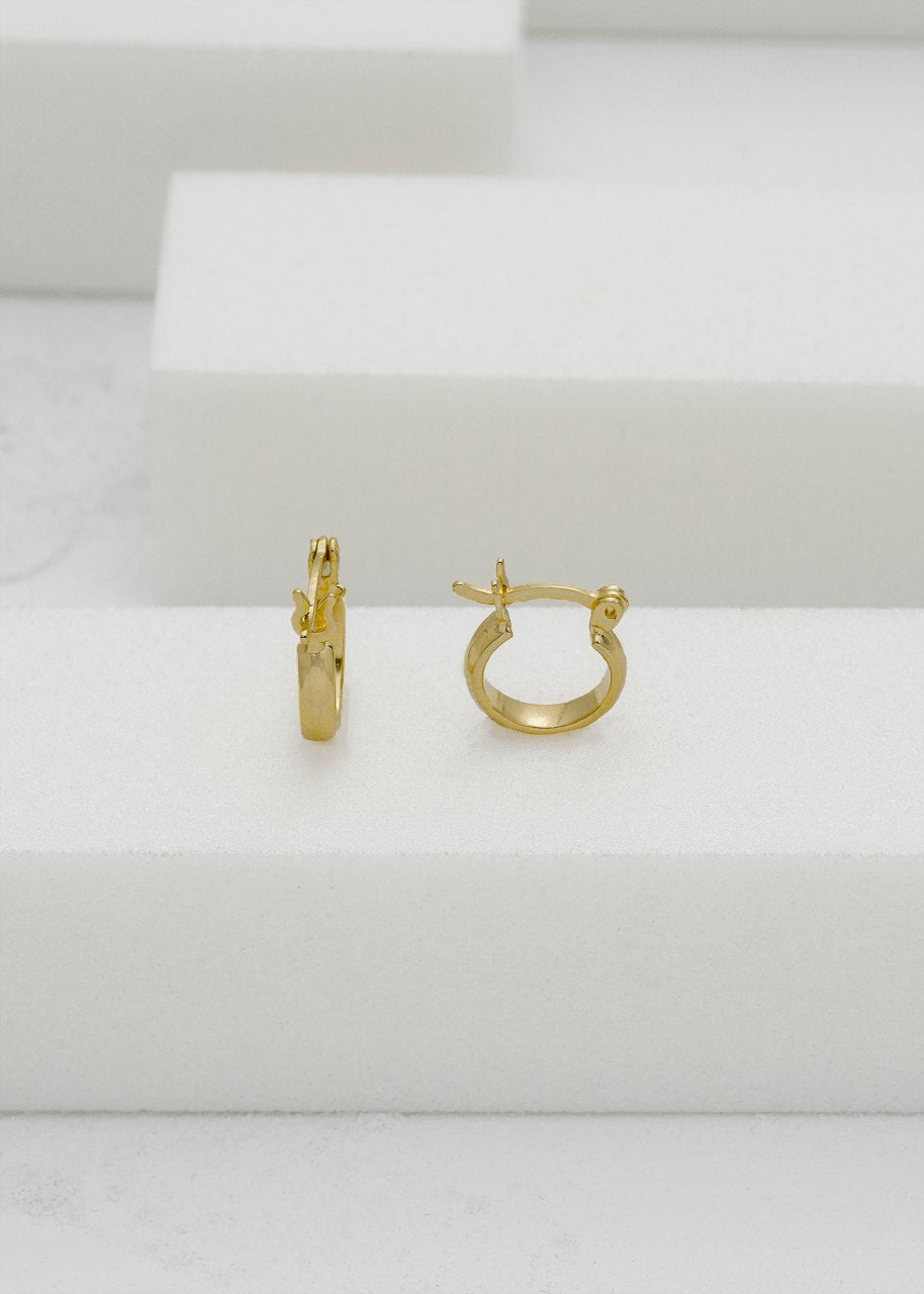 Arete Candonga Lisa Pequeña Oro Laminado 18k