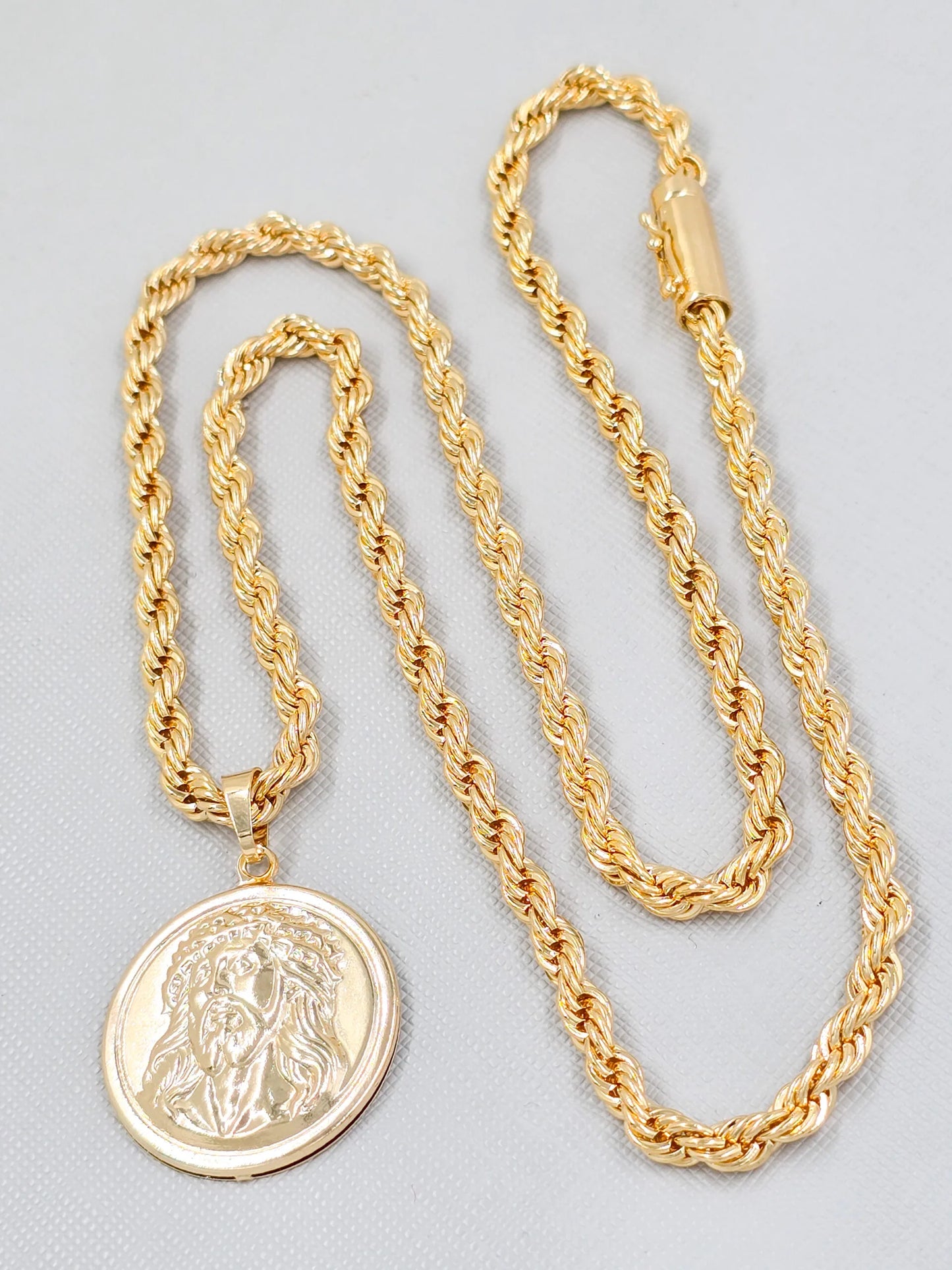 Medalla Cristo Oro Laminado 18k