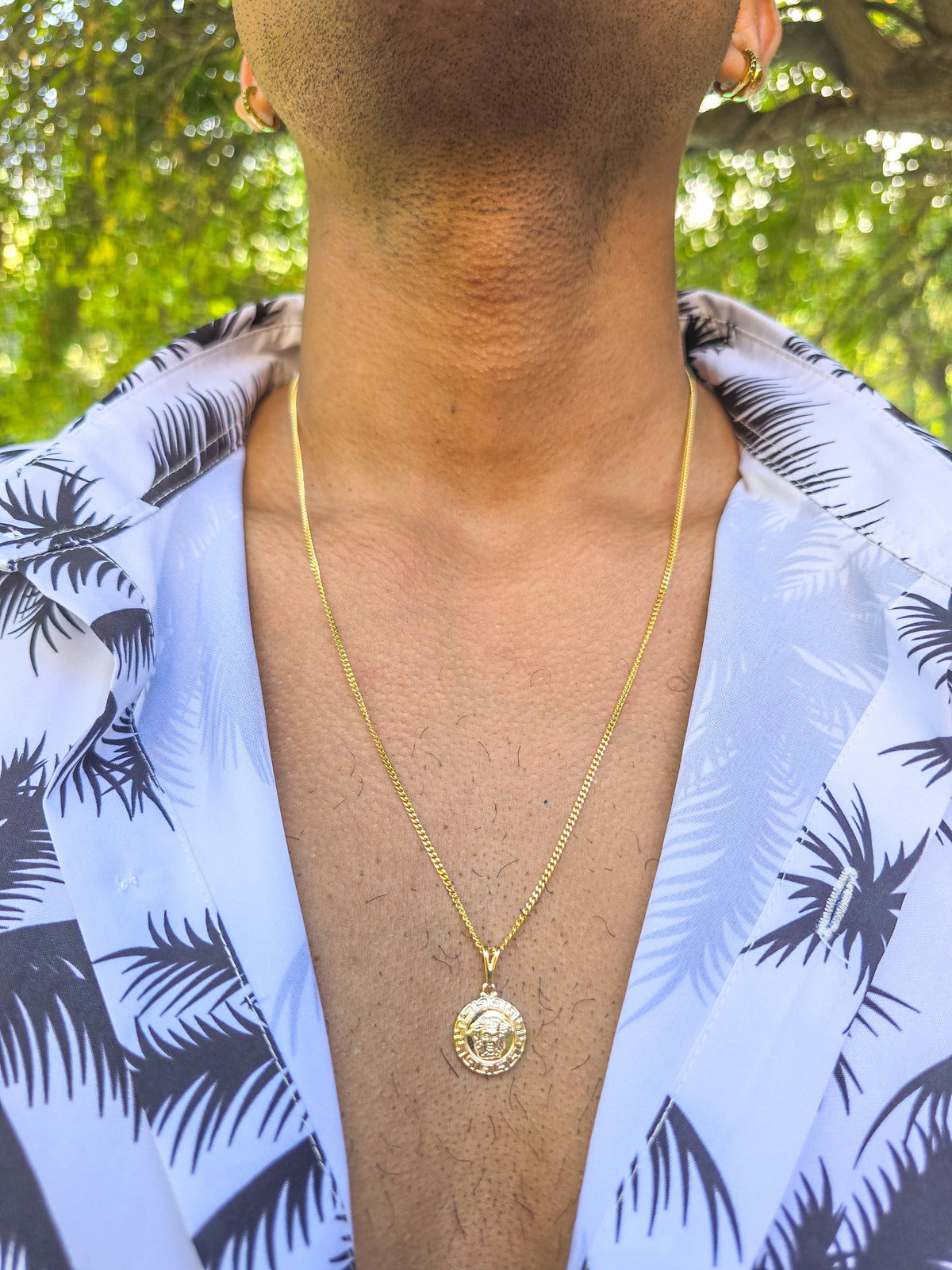 Colgante Medalla Medusa Oro Laminado 18k