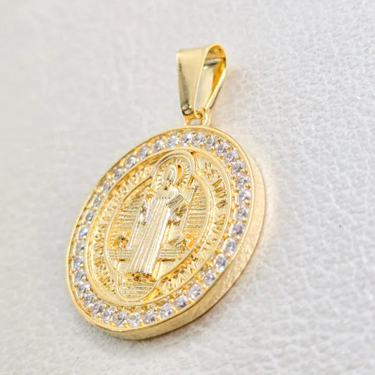 Colgante San Benito Circonias Oro Laminado 18k