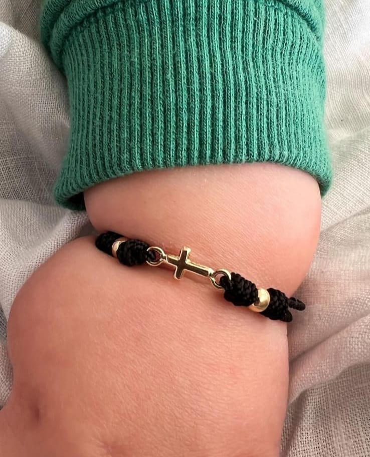 Brazalete Con Nudos y Cruz Oro Laminado 18k