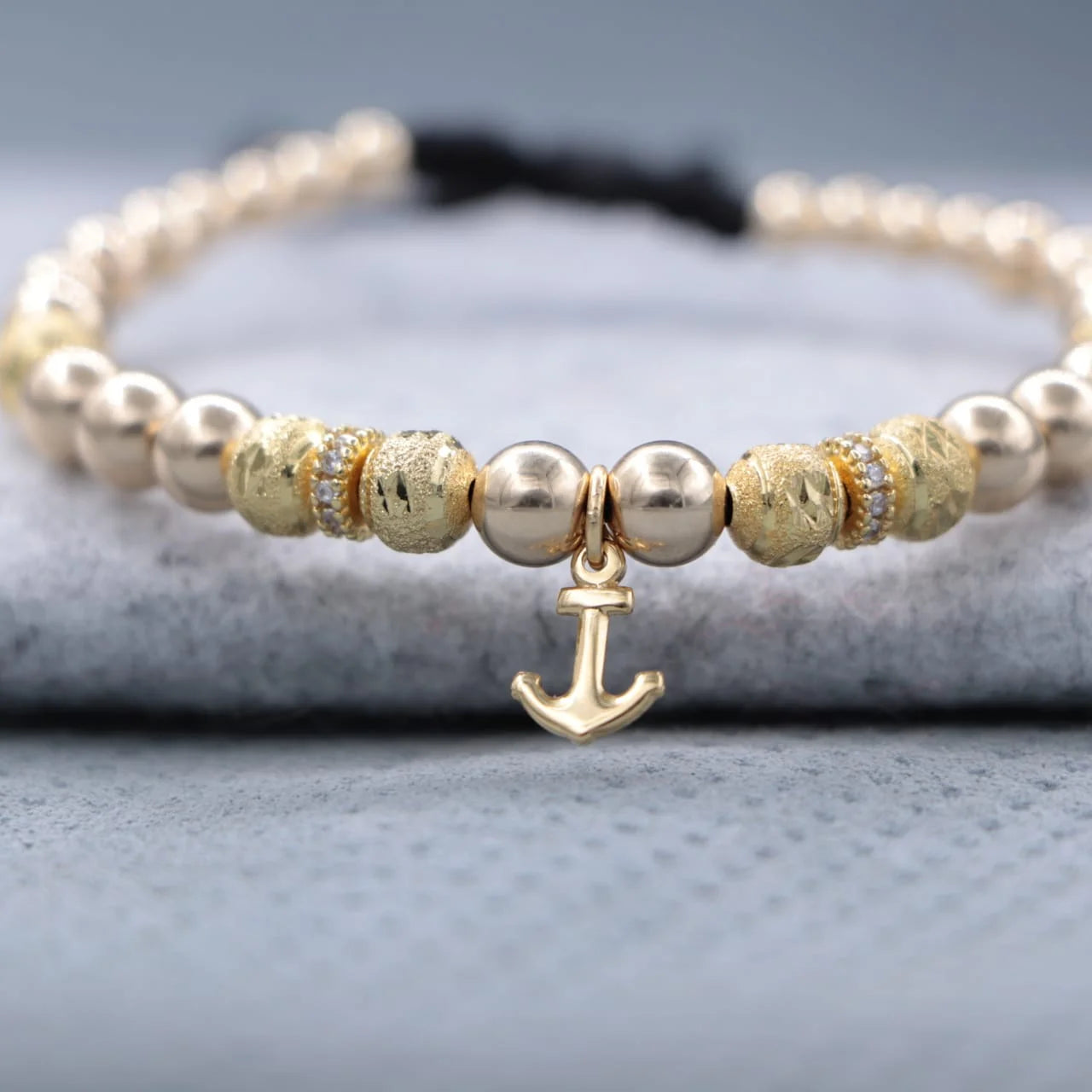 Brazalete Dorado Con Ancla Balín Oro Laminado 18k