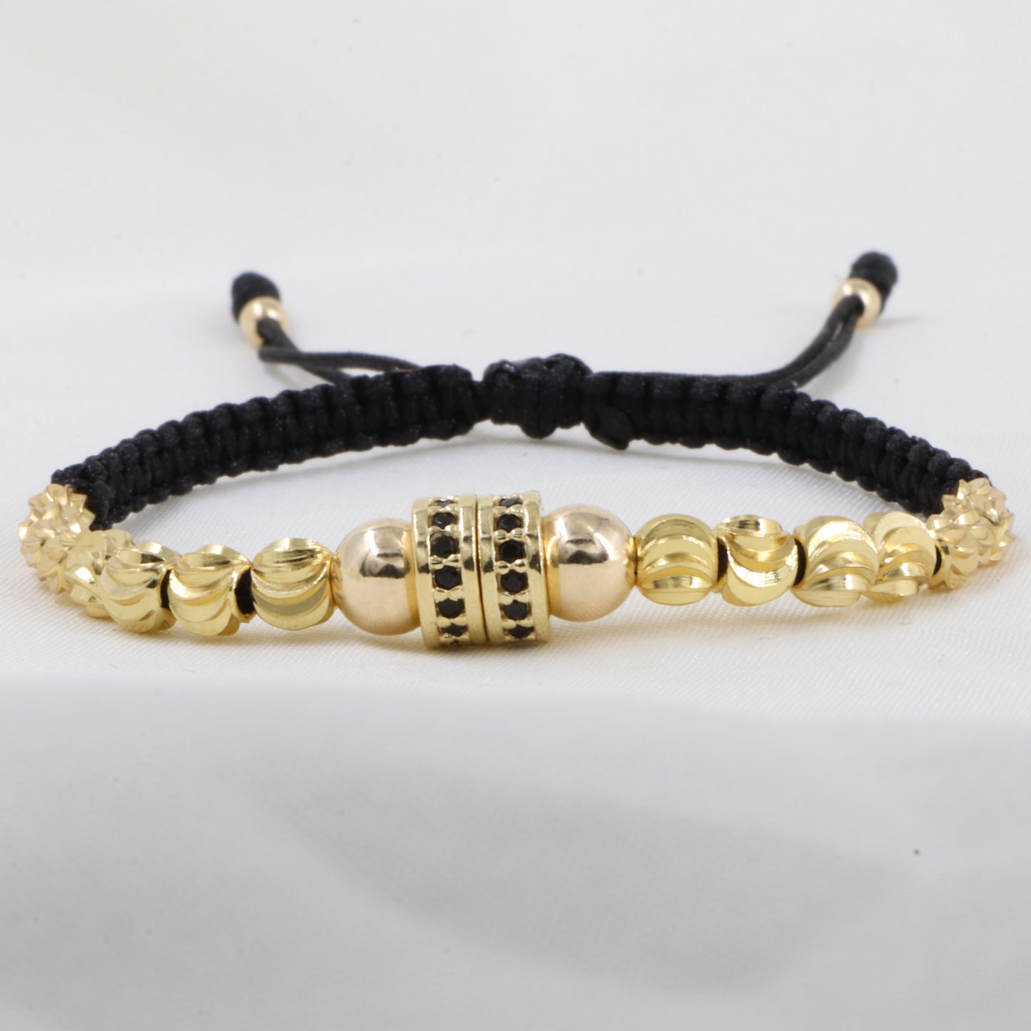 Brazalete Macramé Con Rondeles Grandes Oro Laminado 18K