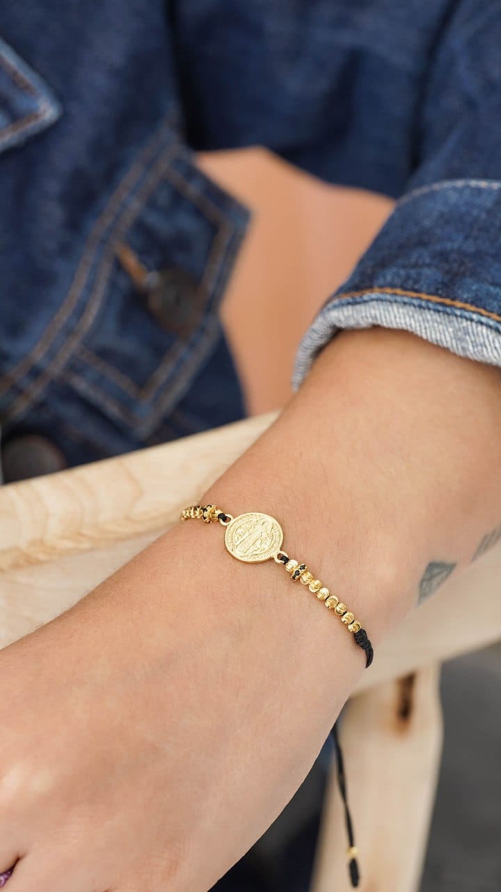 Brazalete Con San Benito Oro Laminado 18K