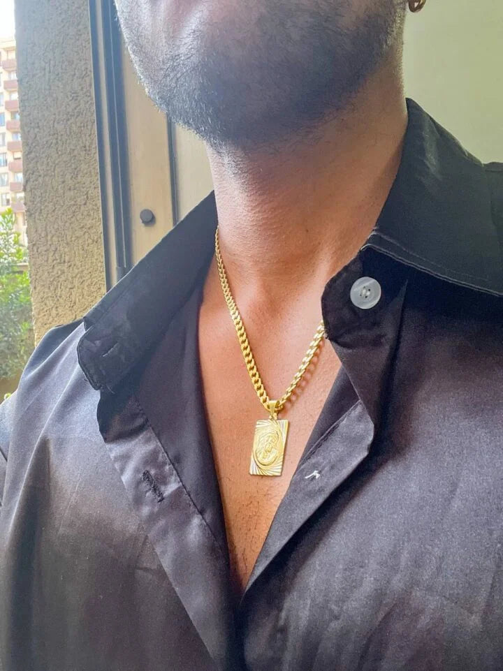 Colgante Rostro Placa Diamantada Oro Laminado 18k