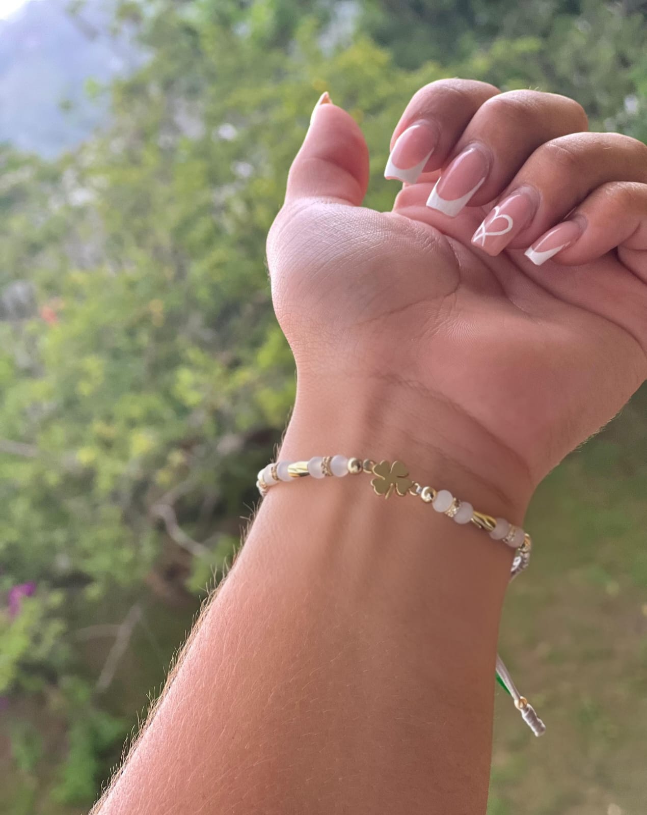 Brazalete De Trébol Ajustable En Oro Laminado 18K