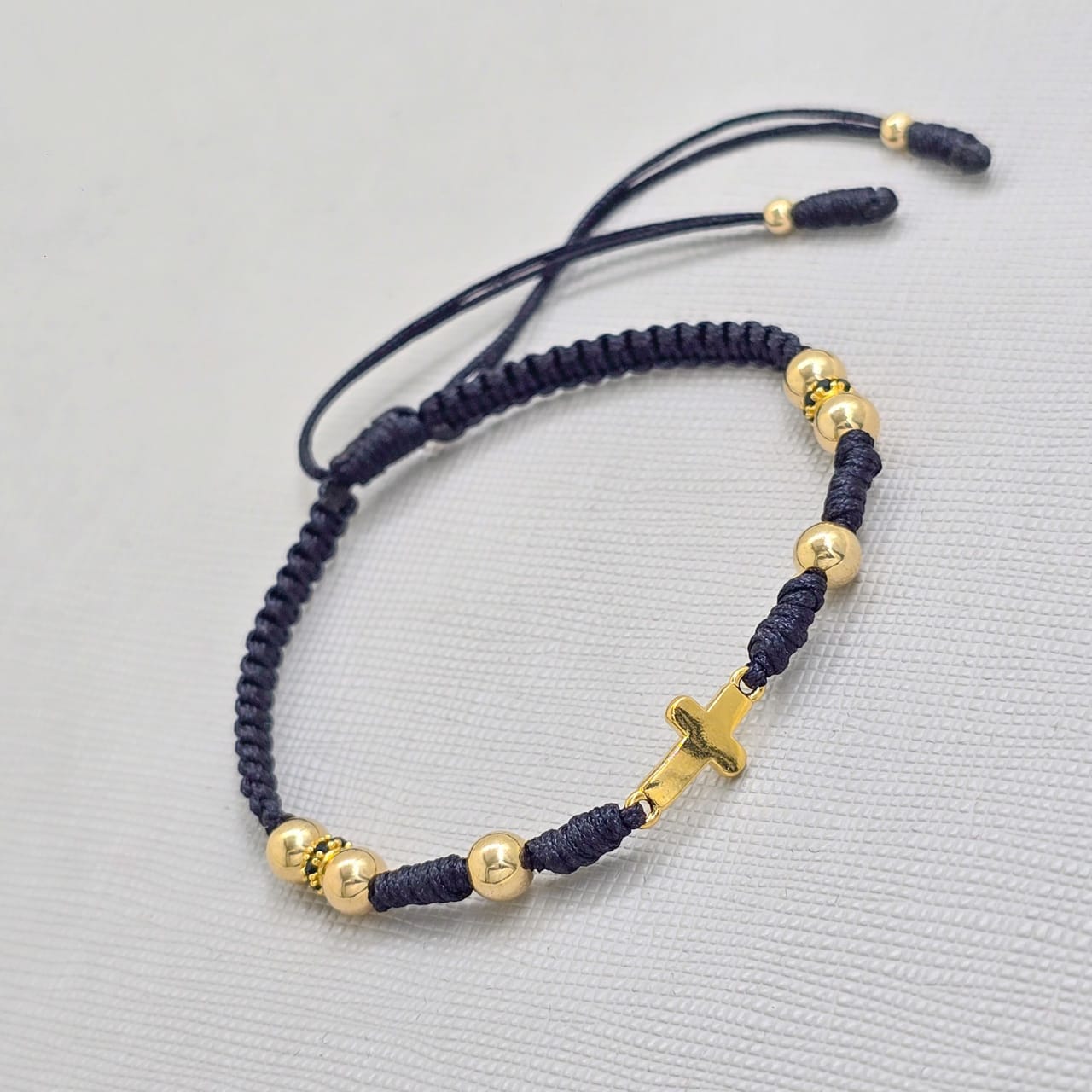 Brazalete Ajustable Con Cruz Símbolo De Fé En Oro Laminado 18K