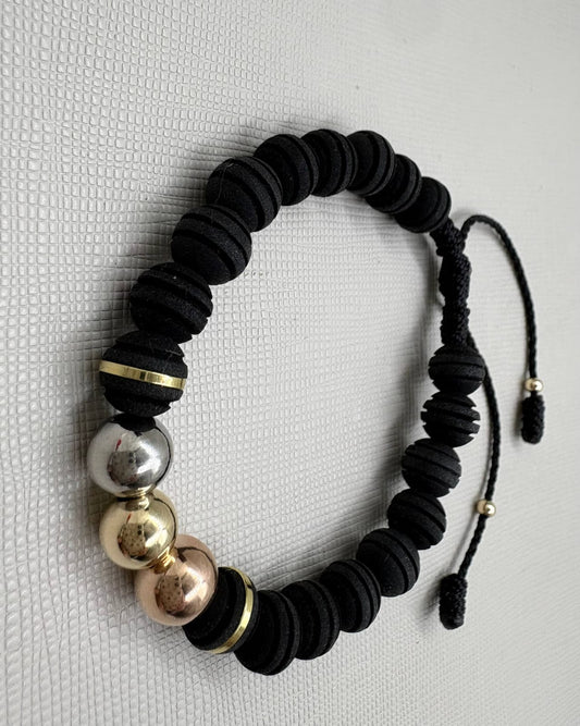 Brazalete Negro Tres Oros Balín Oro Laminado 18k