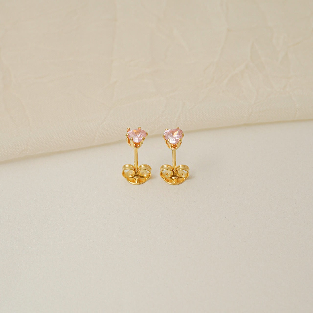 Arete Topo Corazón Ciconia Oro Laminado 18k