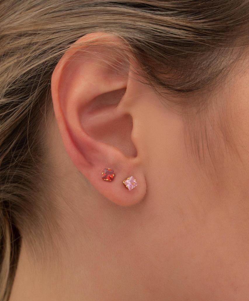 Arete Topo Circón Cuadrado Oro Laminado 18k