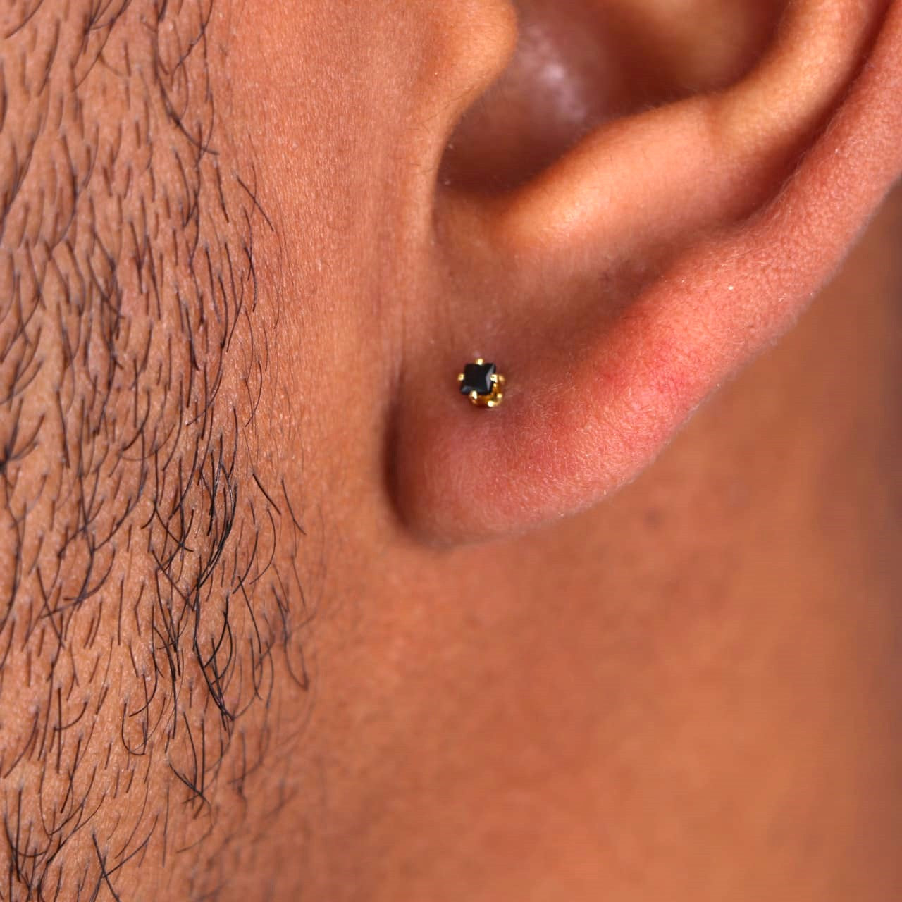 Arete Topo Mini Circón Cuadrado Oro Laminado 18k