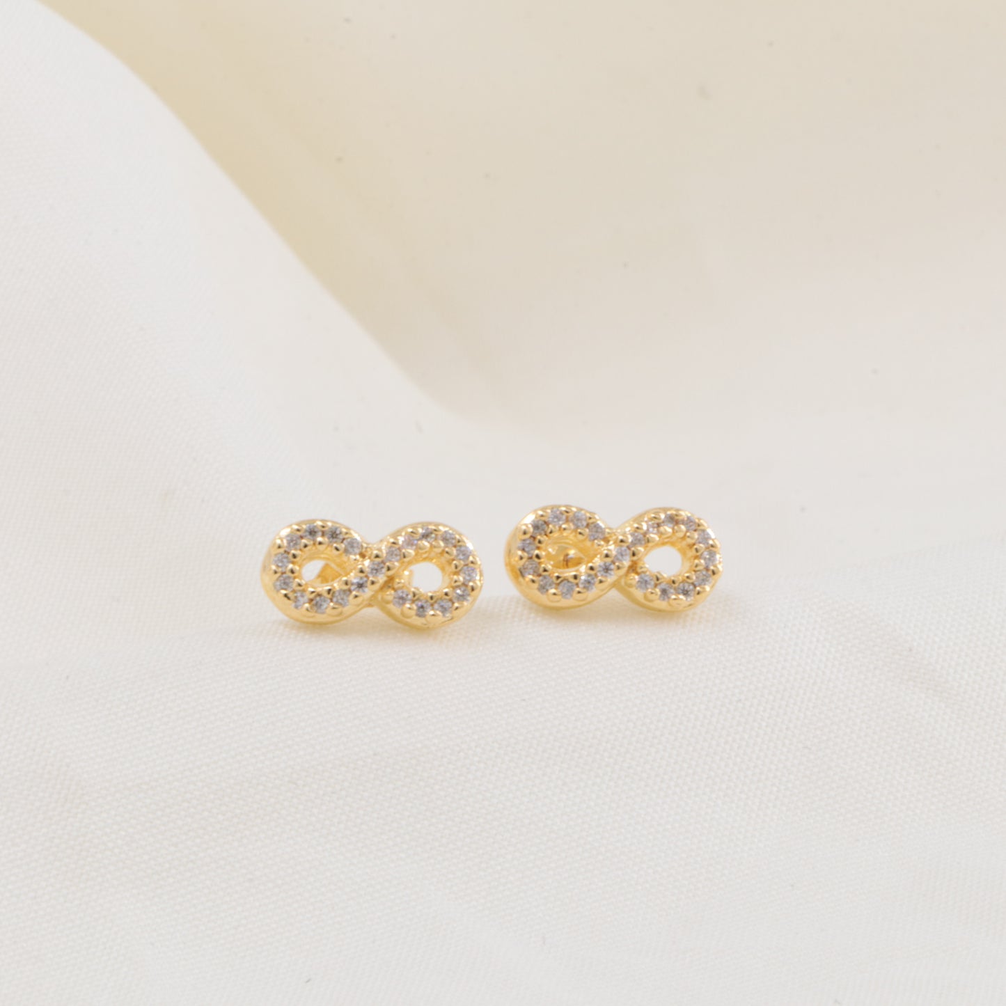Arete Infinito Circonias Oro Laminado 18k