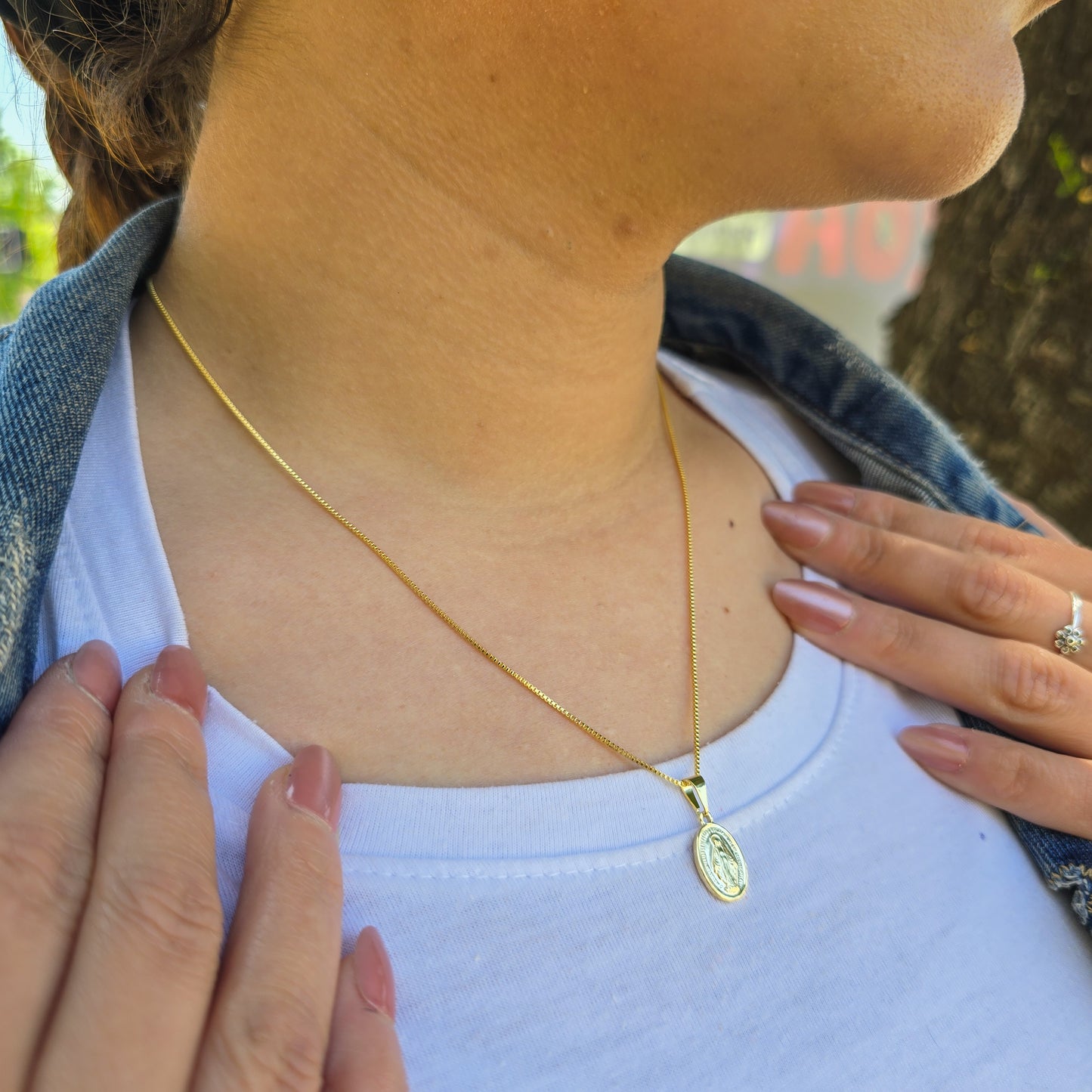 Cadena Veneciana Y Colgante Virgen Milagrosa En Oro Laminado 18k
