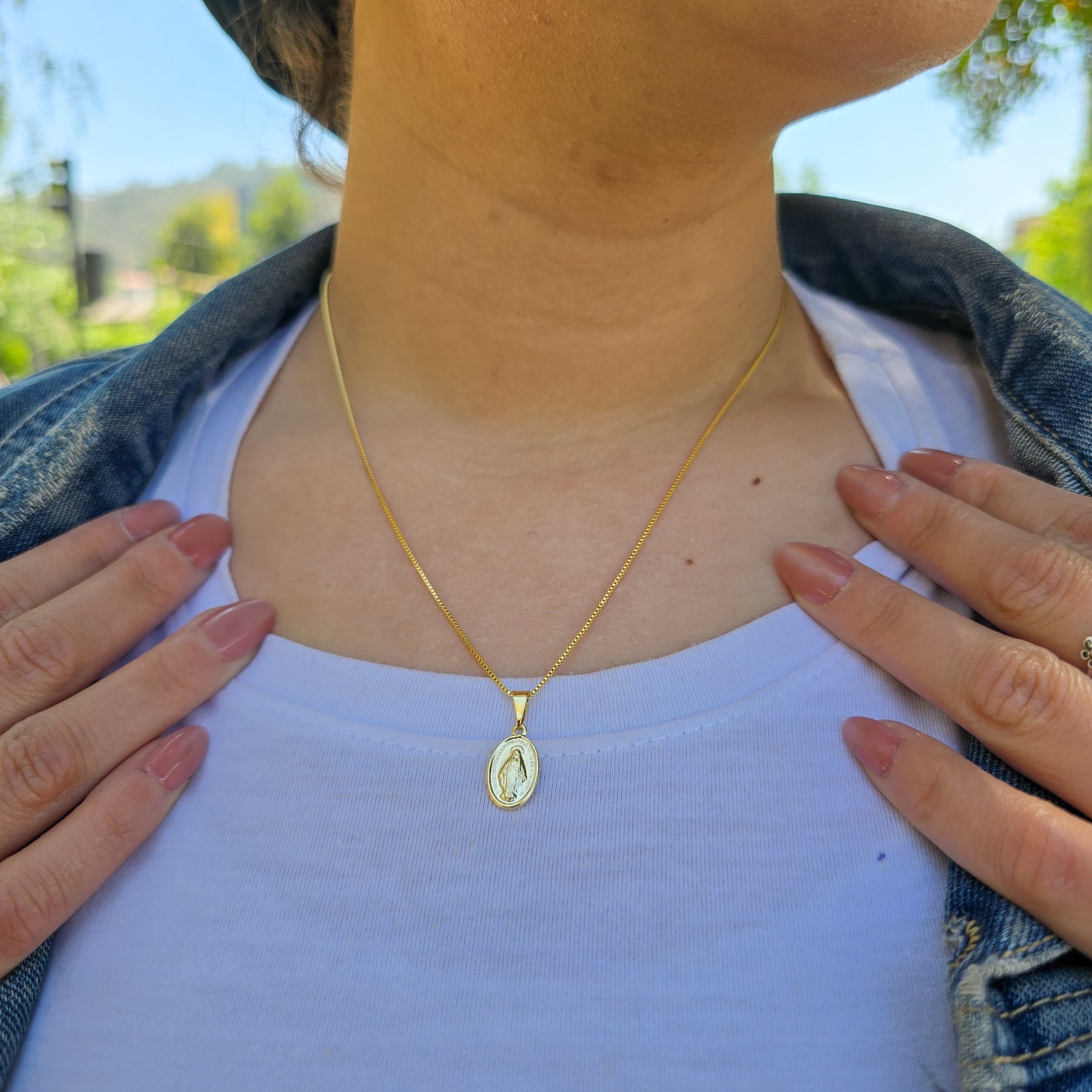 Cadena Veneciana Y Colgante Virgen Milagrosa En Oro Laminado 18k