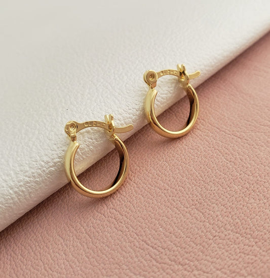 Arete Candonga Lisa Pequeña Oro Laminado 18k