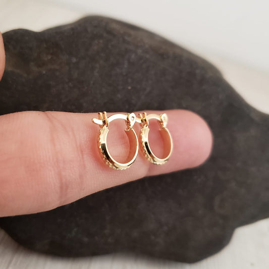 Aros Tallados Pequeños Oro Laminado 18k