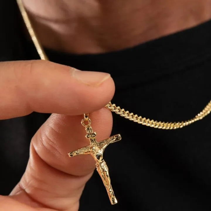 Colgante Cristo Madero Mediano Oro Laminado 18k
