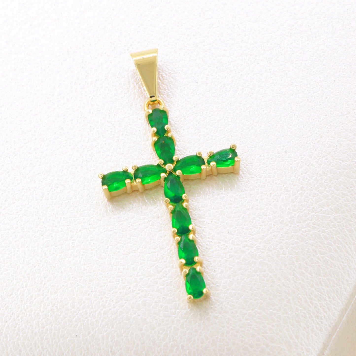 Colgante Cruz Esmeralda Oro Laminado 18k