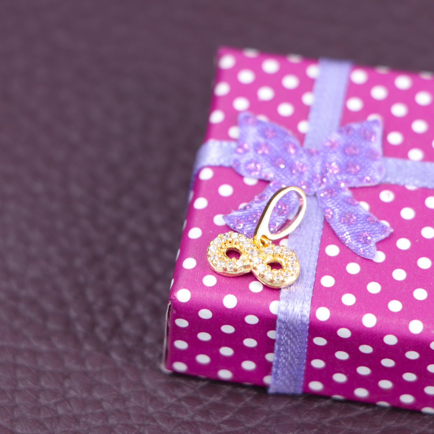 Colgante Infinito Con Circonias Oro Laminado 18k