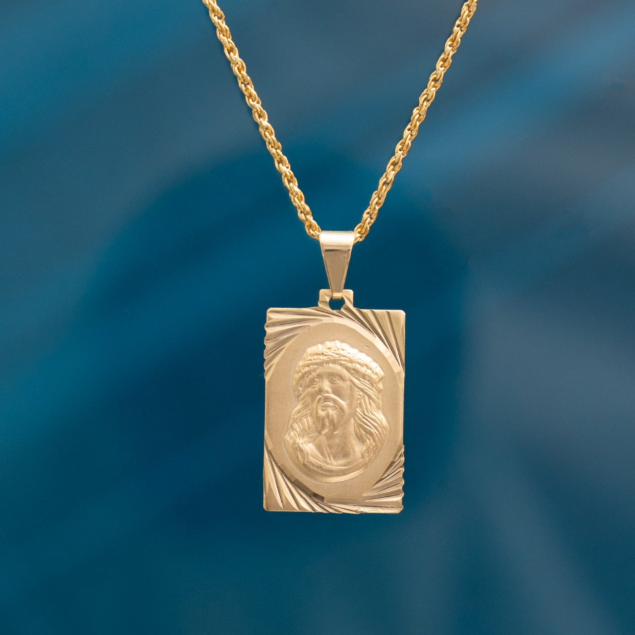 Colgante Rostro Placa Diamantada Oro Laminado 18k