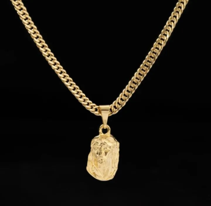 Colgante Rostro Mediano Tallado Oro Laminado 18k