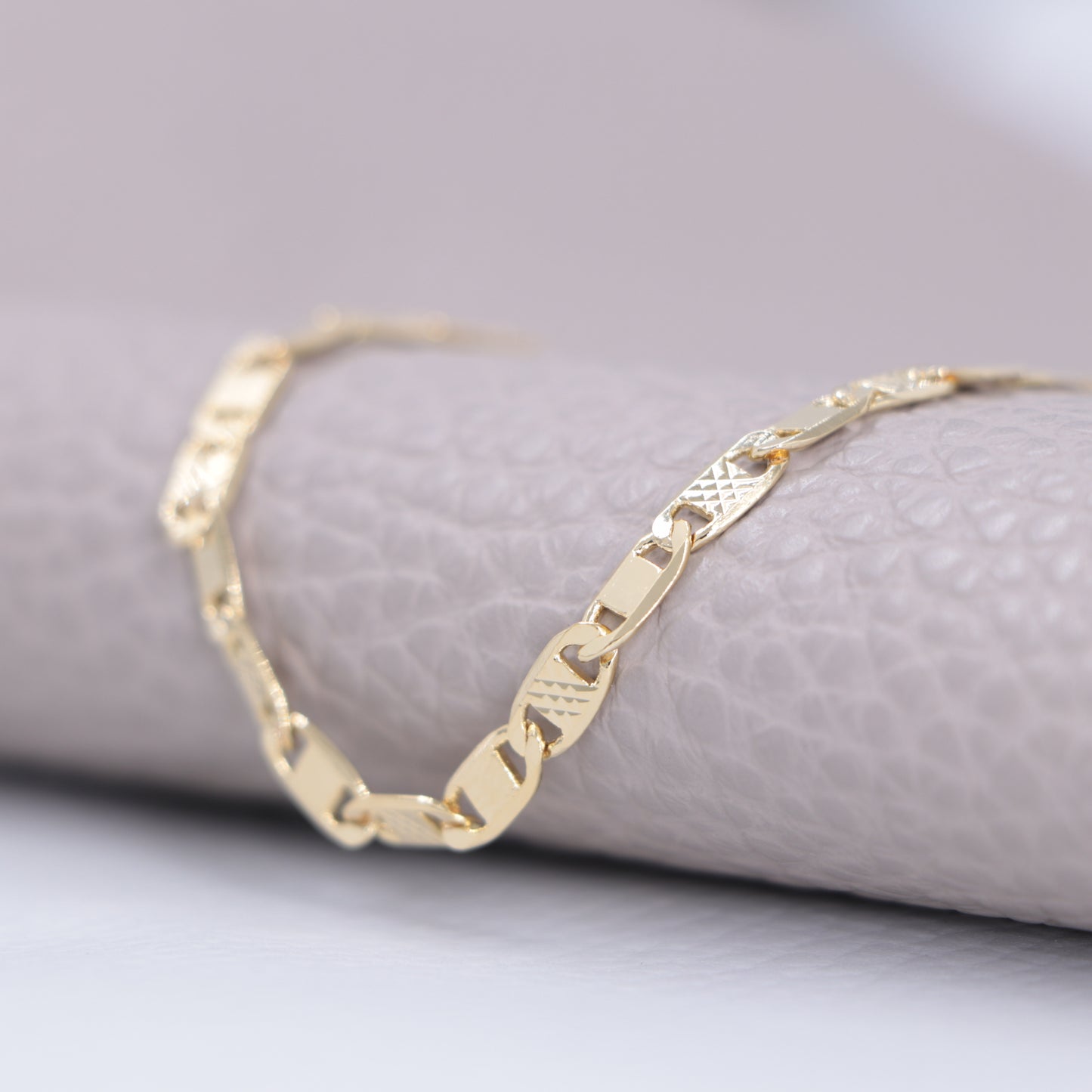 Pulsera Tejido Escalera Plana Diamantada Oro Laminado 18k