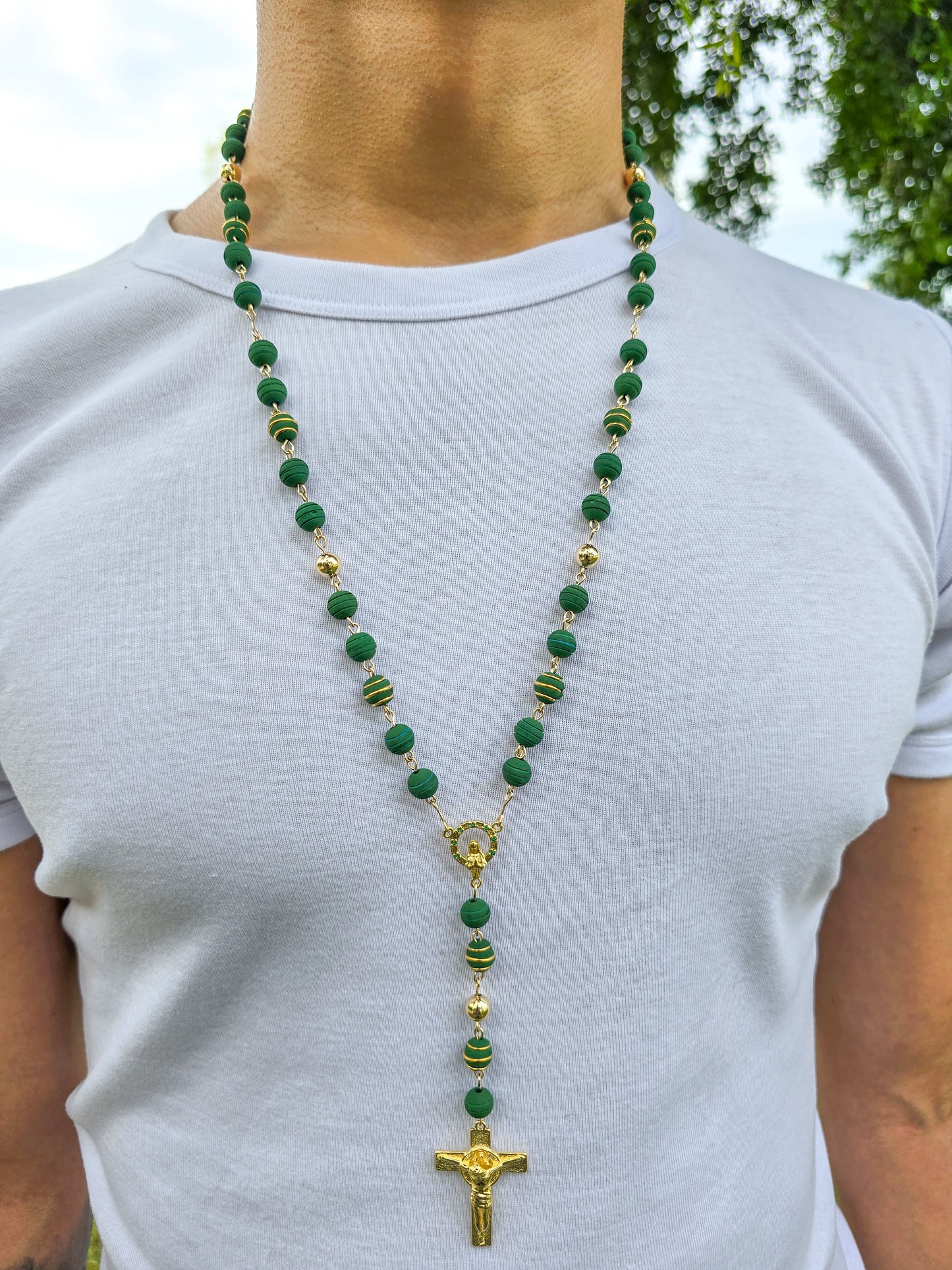 Rosario Con Cristo San Benito En Oro Laminado 18K