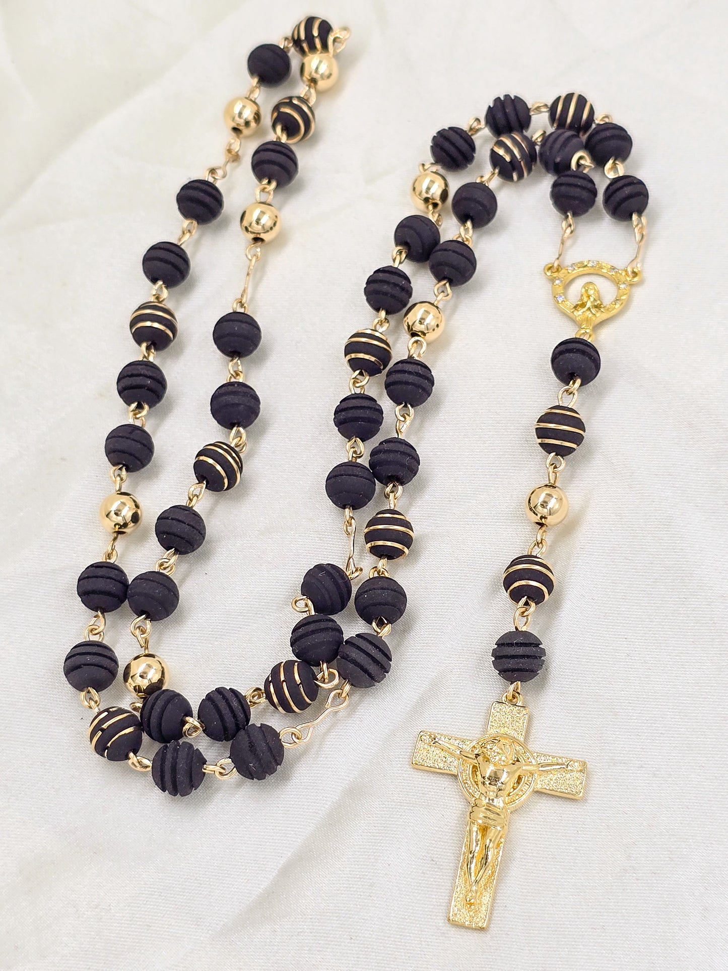 Rosario Con Cristo San Benito En Oro Laminado 18K