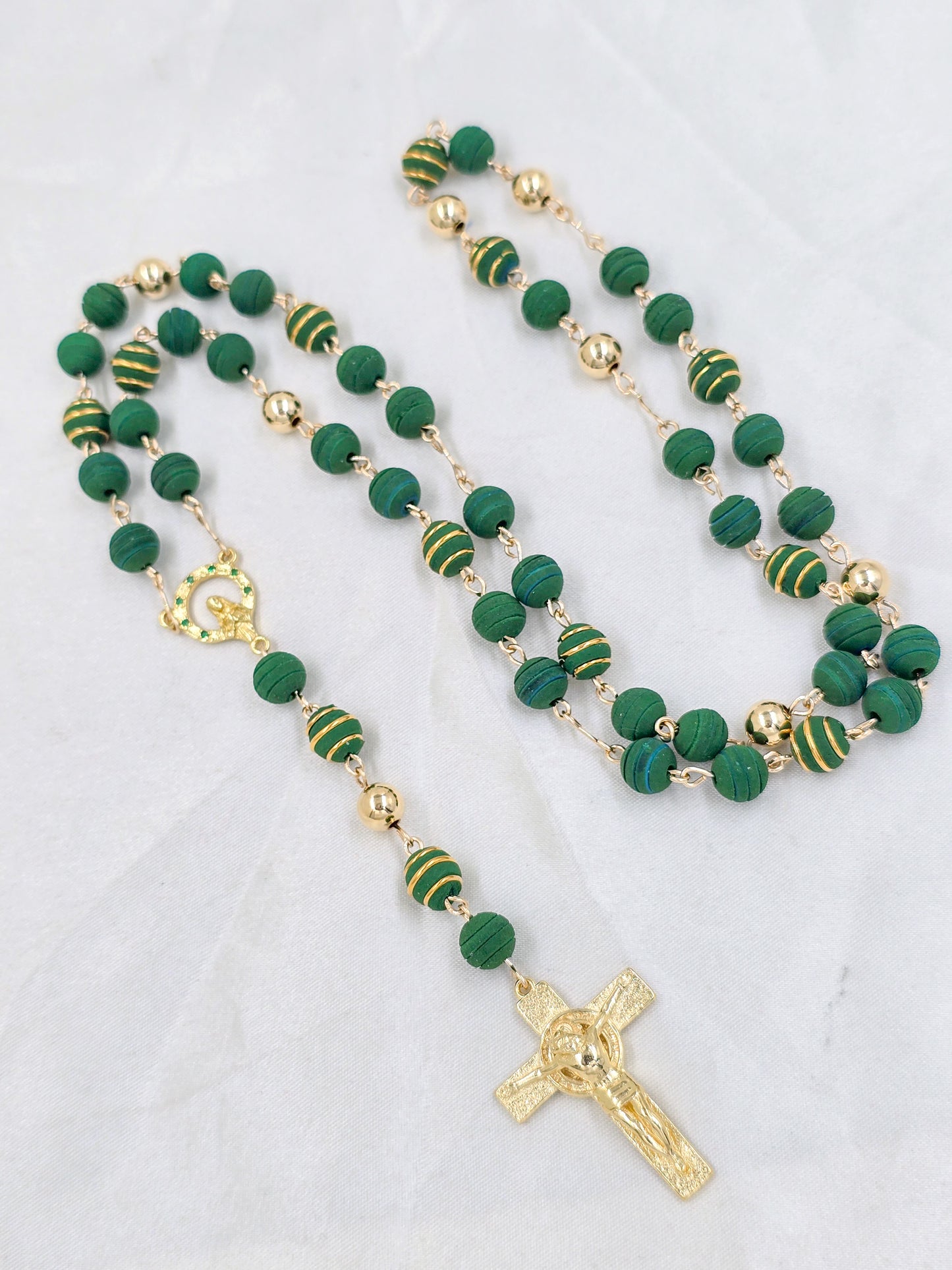 Rosario Con Cristo San Benito En Oro Laminado 18K