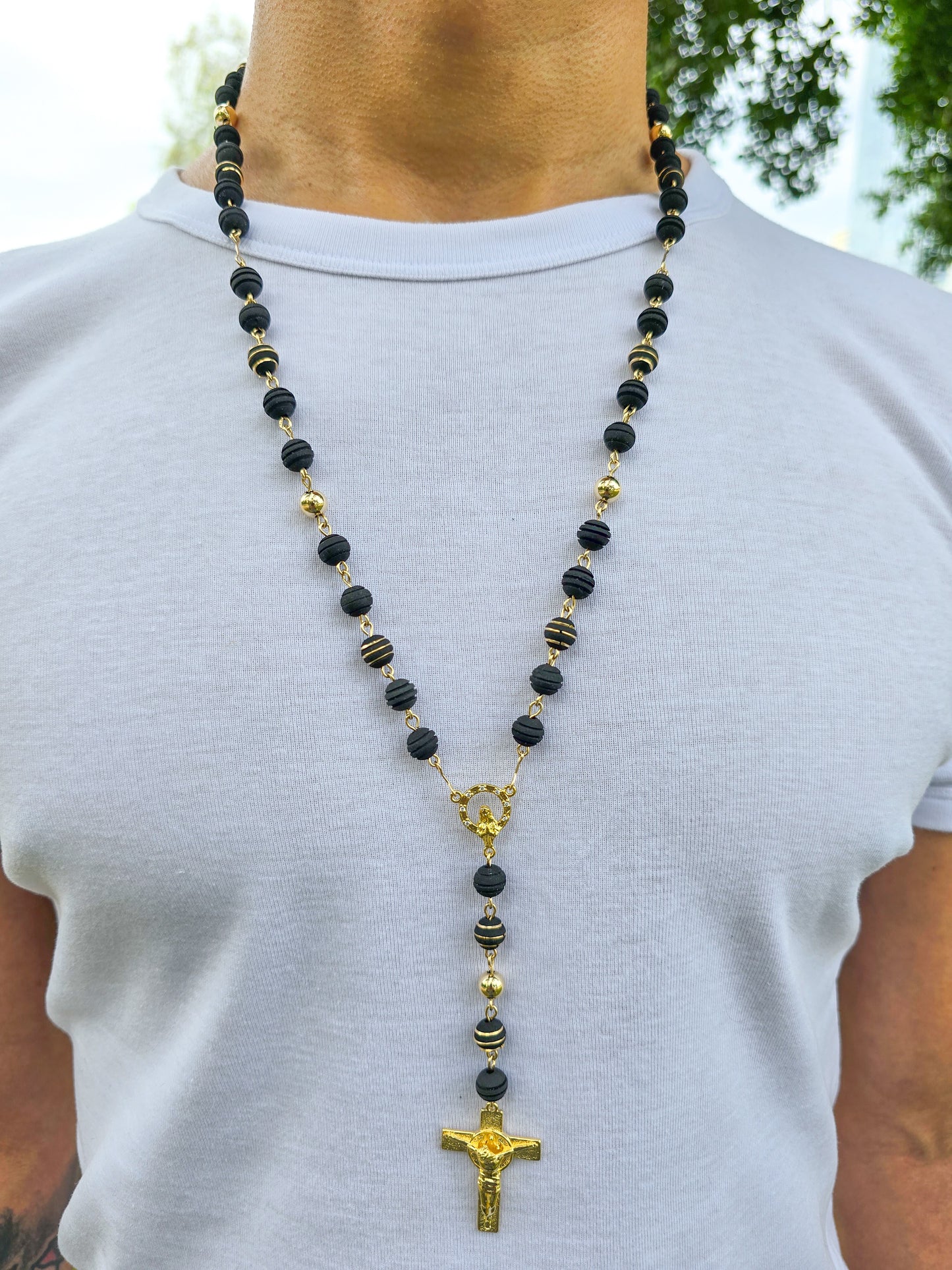 Rosario Con Cristo San Benito En Oro Laminado 18K