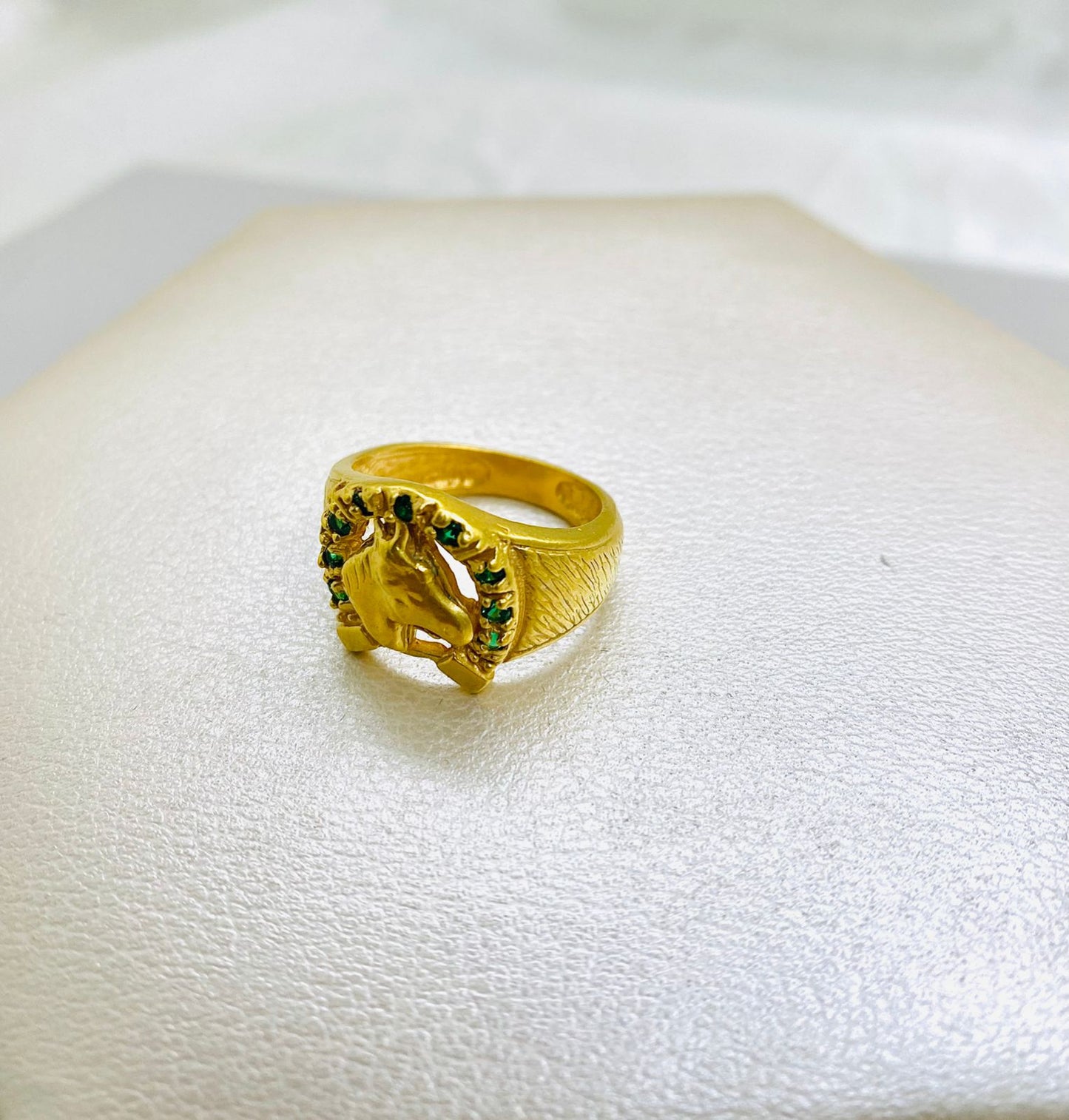 Anillo Herradura de caballo Oro Laminado 18k