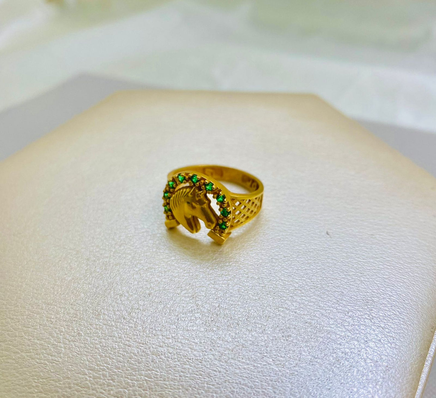 Anillo Herradura de caballo Oro Laminado 18k
