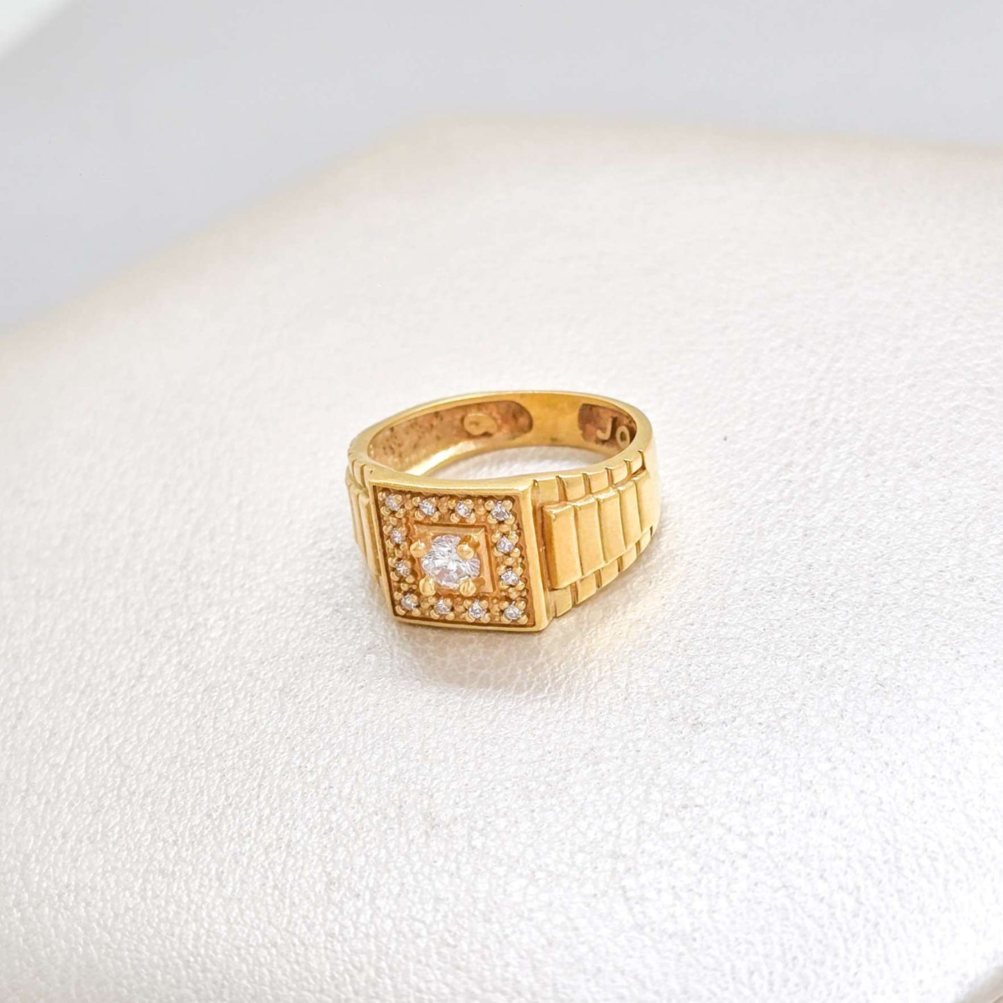 Anillo Cuadrado Core Circonias Oro Laminado 18K