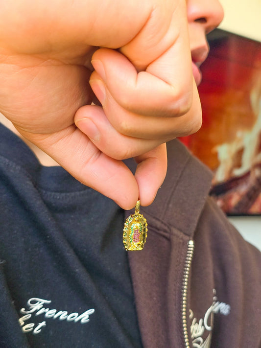 Colgante Guadalupe Adiamantada Colors Oro Laminado 18k