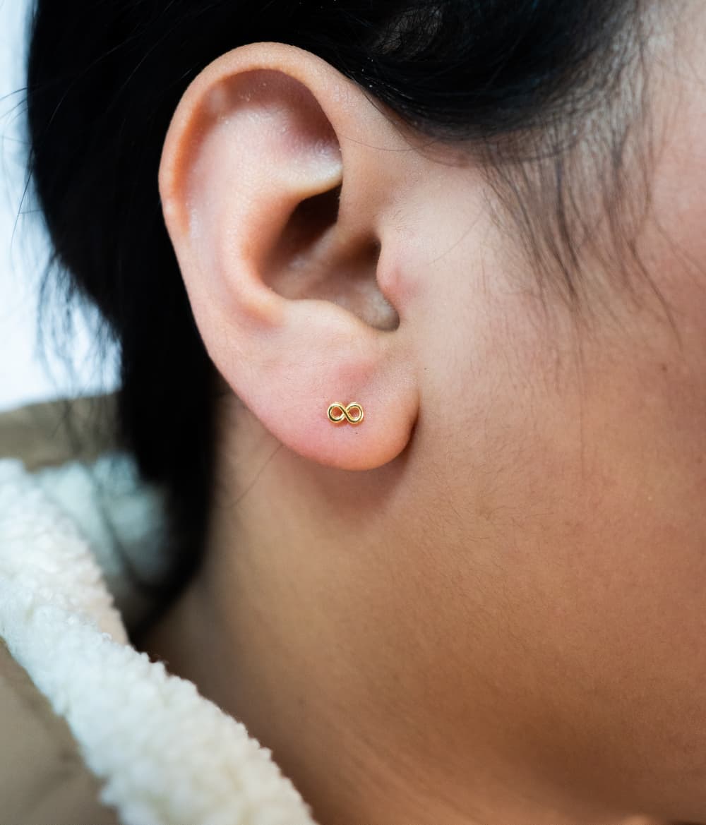 Aros Infinito Mini Oro Laminado1 8k