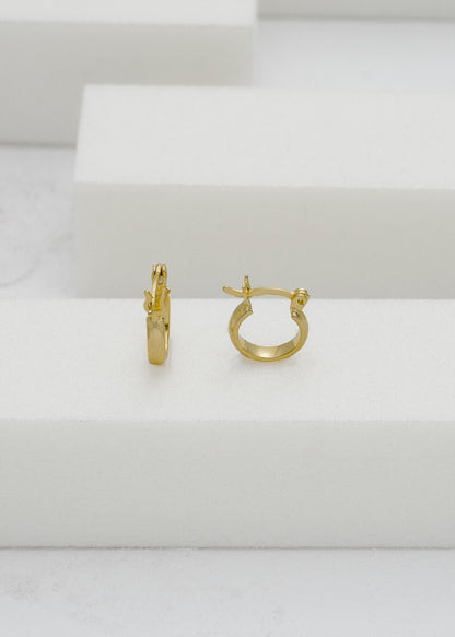 Arete Candonga Lisa Pequeña Oro Laminado 18k