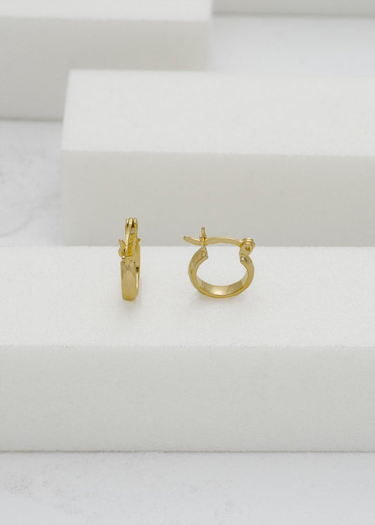 Arete Candonga Lisa Pequeña Oro Laminado 18k