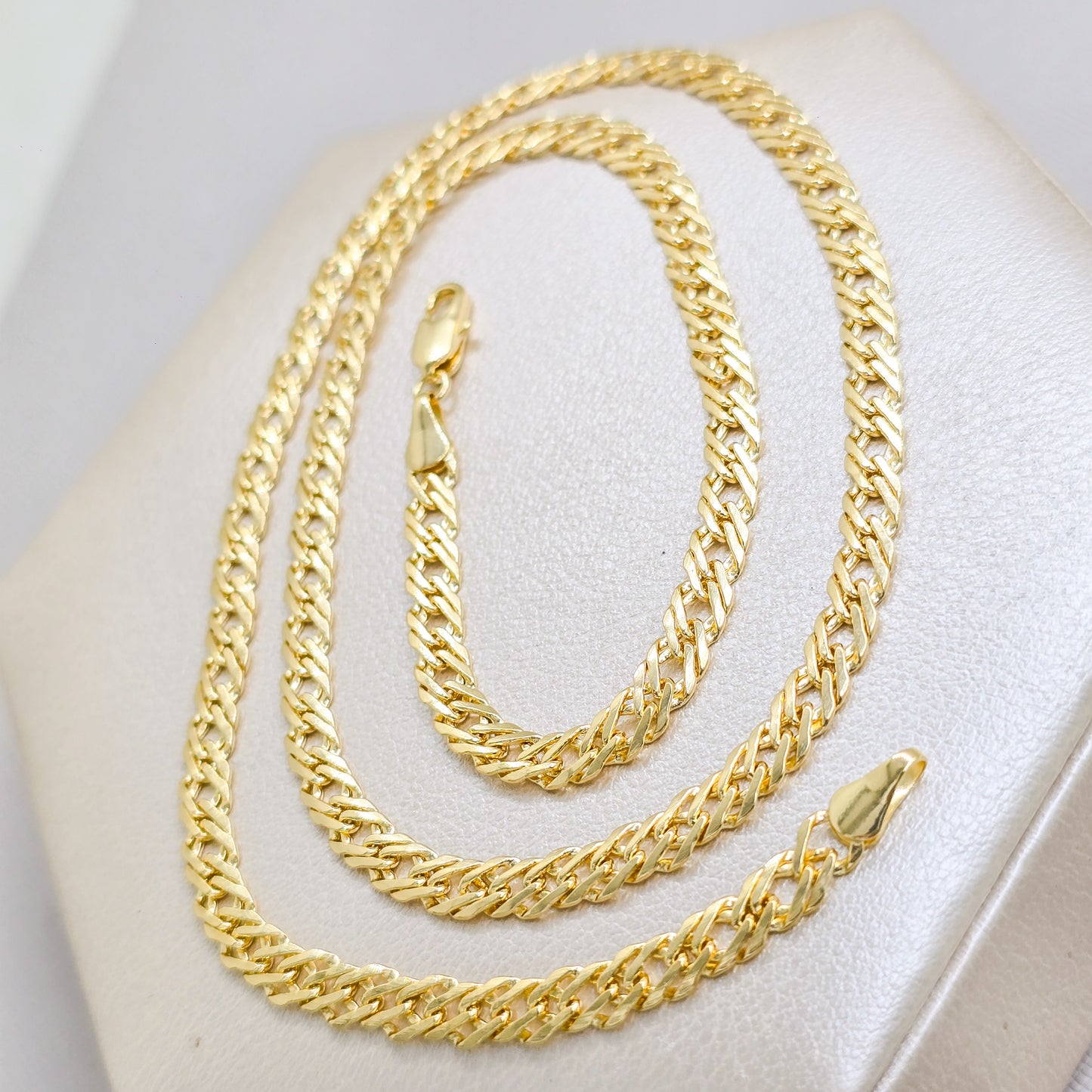 Cadena Cubana Cruzada Gruesa Oro Laminado 18k