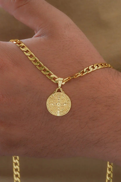 Medalla de San Benito Mediano Oro Laminado 18k
