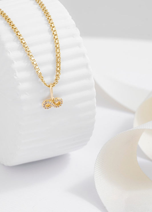 Cadena Tejido Chino Y Colgante Infinito Con Circonias en Oro Laminado 18k