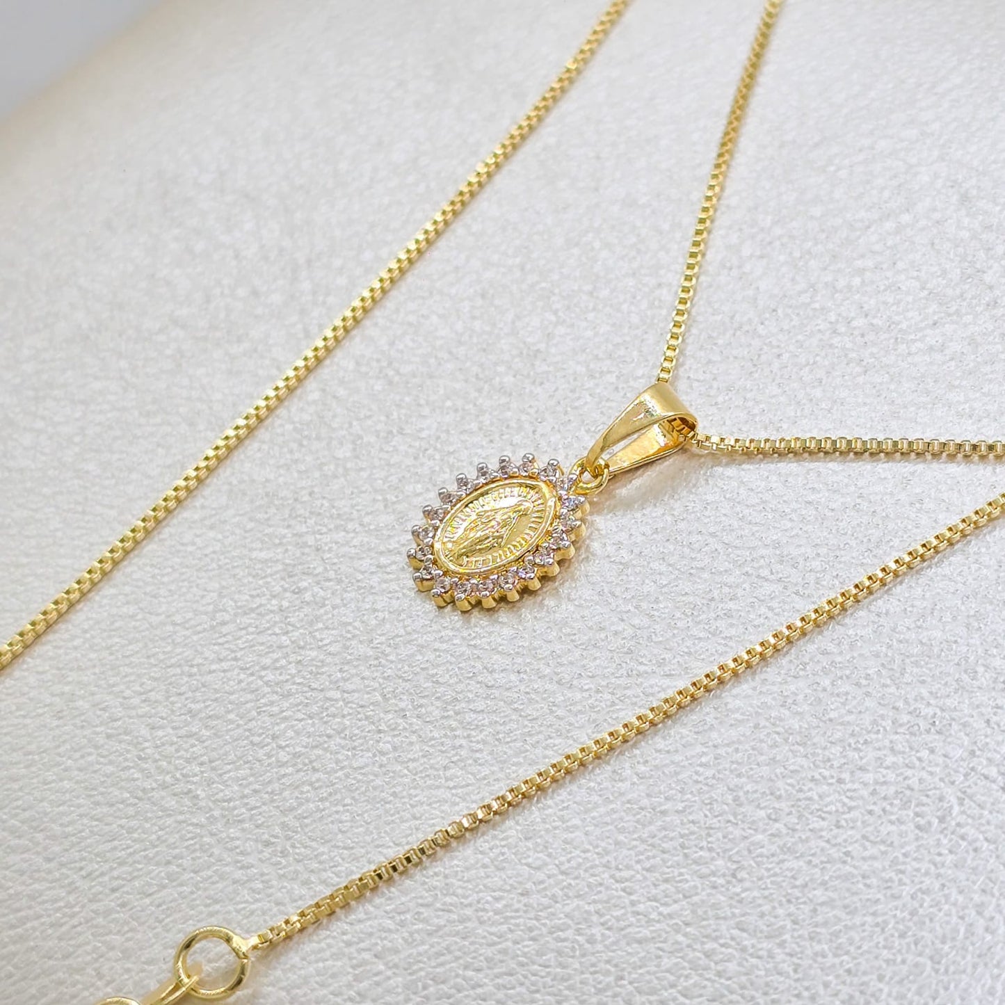 Colgante Virgen Milagrosa Pequeña Oro Laminado 18k
