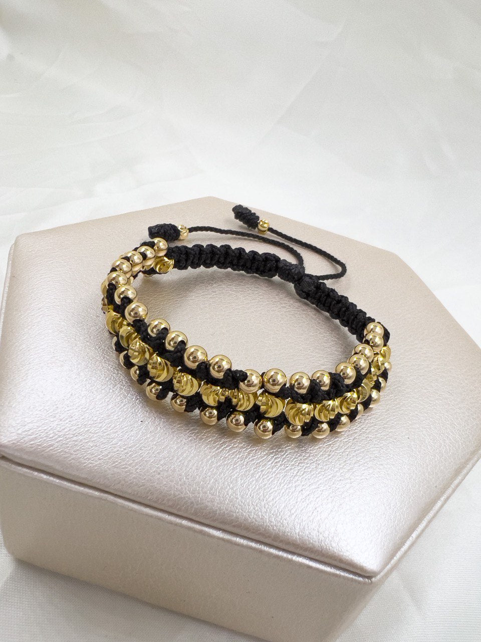 Brazalete Ajustable Lujo En Cada Movimiento Oro Laminado 18k