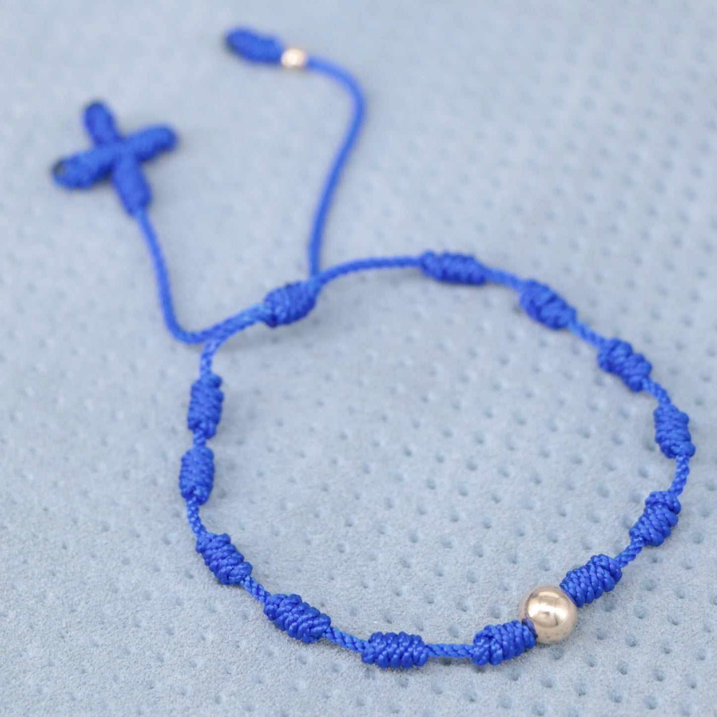 Brazalete Azul Balín Con Nudos Oro Laminado 18K